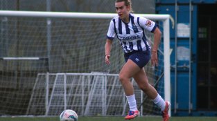 El CE Llerona neutralitza el golàs de Coral Fernández i arrenca un punt en un derbi vallesà molt intens davant la PBB La Roca