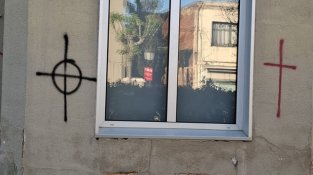 La Policia Local de Montornès del Vallès demana col·laboració ciutadana per identificar els autors de pintades a Can Saurina i al Castell de Sant Miquel