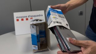 Desarticulada una xarxa que traficava amb mòbils robats a Sabadell amb cinc detinguts i més de 82.000 € intervinguts