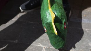 Granollers viu un Sant Jordi de carrer, cultura i emoció amb optimisme entre llibreters i floristes