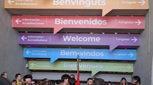 Els docents porten la protesta educativa als carrers de Granollers i obliguen a suspendre la inauguració del Congrés de Ciutats Educadores