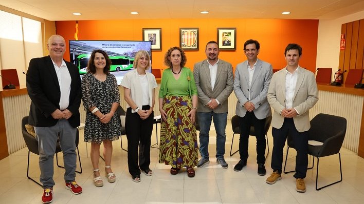 Els alcaldes i alcaldesses dels 4 ajuntaments que formen part de la conurbació i la consellera de Territori de la Generalitat de Catalunya, Ester Capella i Farré