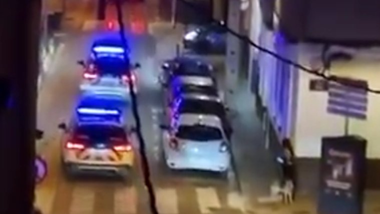 Els Mossos es retiren d'una baralla multitudinària a Canovelles després de ser atacats amb el llançament de diferents objectes