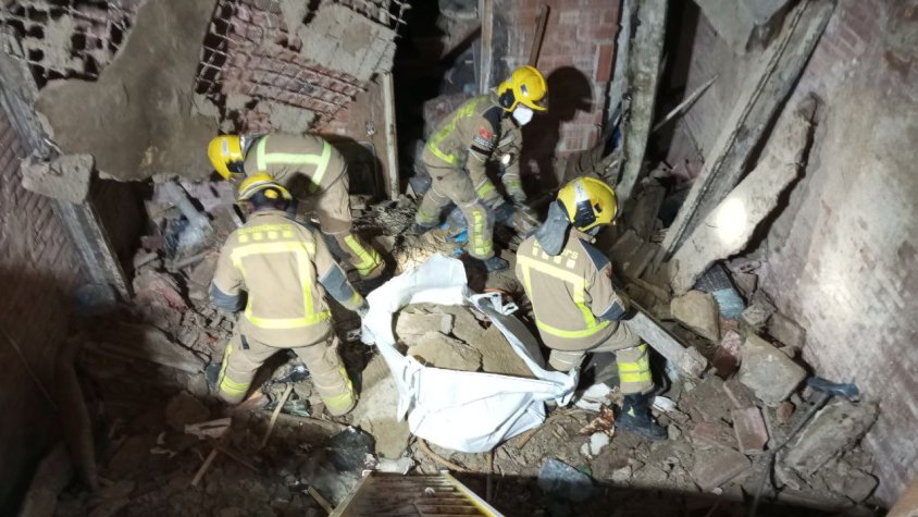Col·lapsa la planta baixa d'una casa a Terrassa sense causar ferits