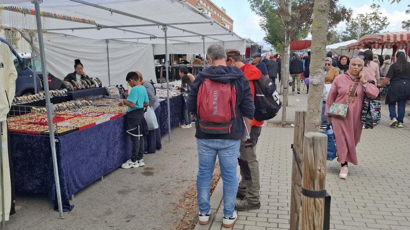 El mercat dels diumenges de Canovelles es trasllada al passeig de la Ribera a partir del 17 de novembre