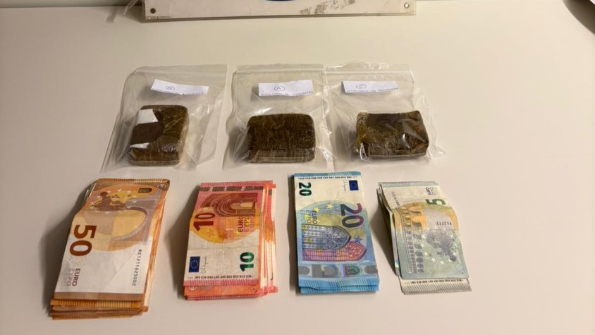 Detingut el propietari d’un bar a Mollet durant una inspecció policial per tràfic de drogues