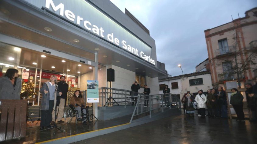El Mercat de Sant Carles es modernitza amb plaques solars i serveis digitals innovadors per als clients