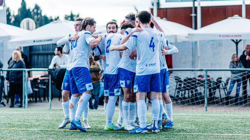 El Granollers celebrant un gol la temporada passada en el derbi contra el Mollet