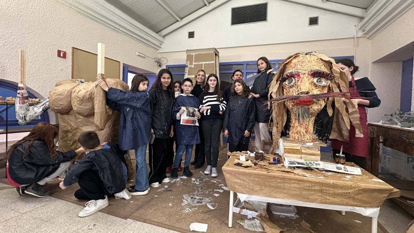 L’alumnat del Taller d’Art Manolo Hugué, de Caldes de Montbui, reivindica el paper de les dones artistes al Carnestoltes