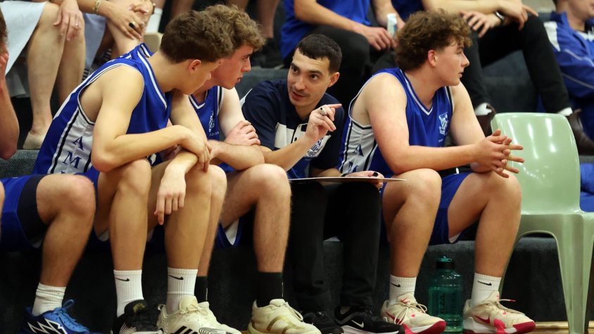 “Per a ells, el bàsquet català és disciplina i competitivitat constants, i això és el que intento transmetre als equips”