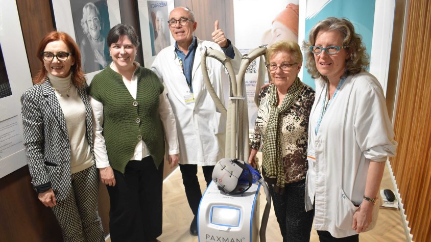 L’Hospital General de Granollers incorpora un nou dispositiu per reduir la caiguda dels cabells en pacients sotmesos a quimioteràpia