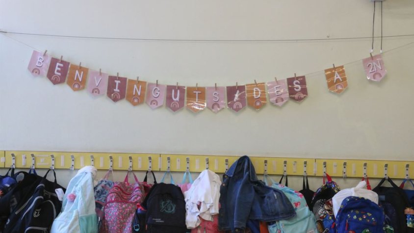 Cartell de benvinguda als alumnes