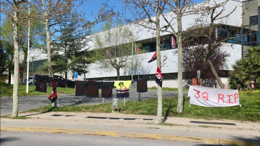 Cartells de protesta a Fragola Iberia