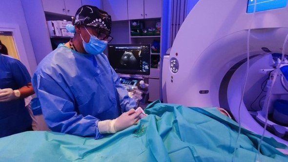 L’Hospital de Granollers utilitza per primer cop un tractament pioner amb microones contra el càncer de fetge