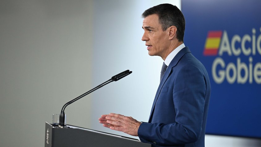 Segons Sánchez, Espanya ja ha recuperat el 99,95% del subministrament elèctric després l'apagada i de les incidències nocturnes 
