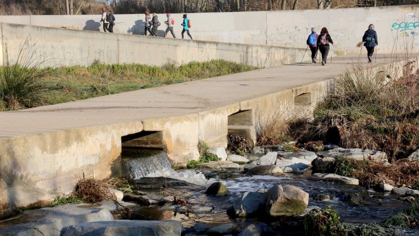 El ple de Sabadell dona llum verda a la modificació dels nous usos al riu Ripoll entre crítiques ecologistes