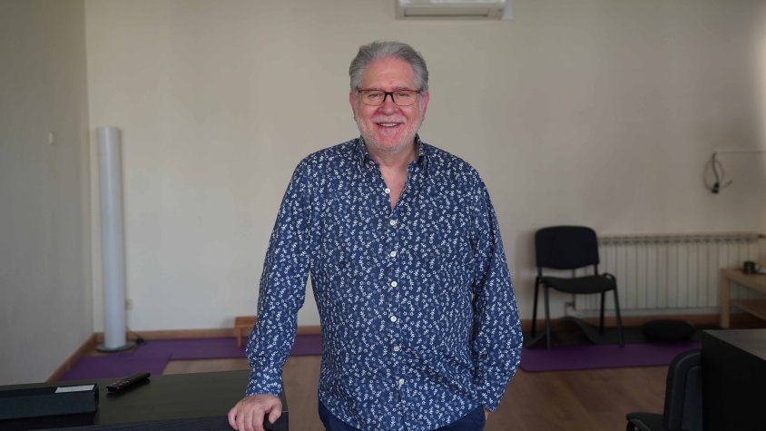 “El que resisteixes, persisteix; el que acceptes, et transforma”