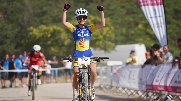 La montornesenca Laia Rodríguez revalida el títol de campiona d’Espanya cadet de ciclisme i mira cap a Europa