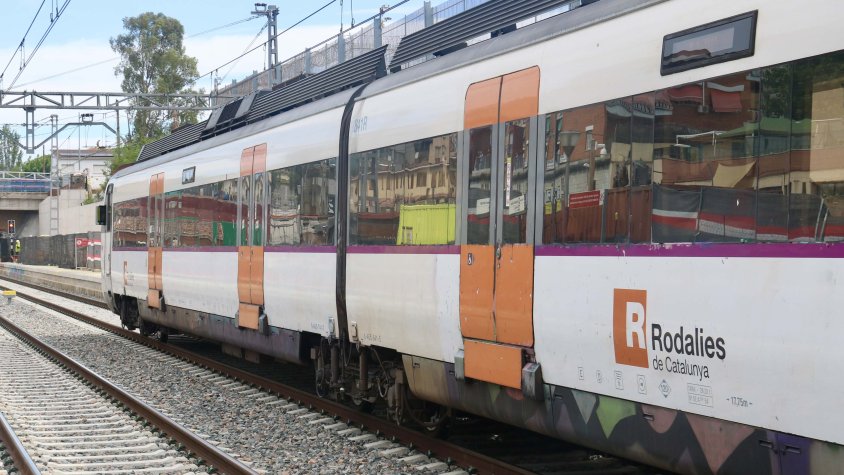 Adif activa el servei alternatiu d’autobusos que donarà cobertura al tall de l’R3 entre Parets i la Garriga