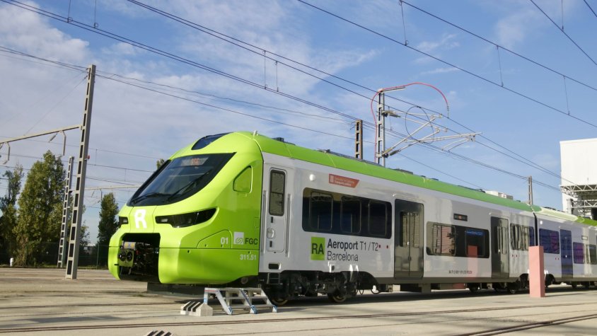 El primer tren de l'R-Aeroport a la fàbrica Alstom de Santa Perpètua de la Mogoda