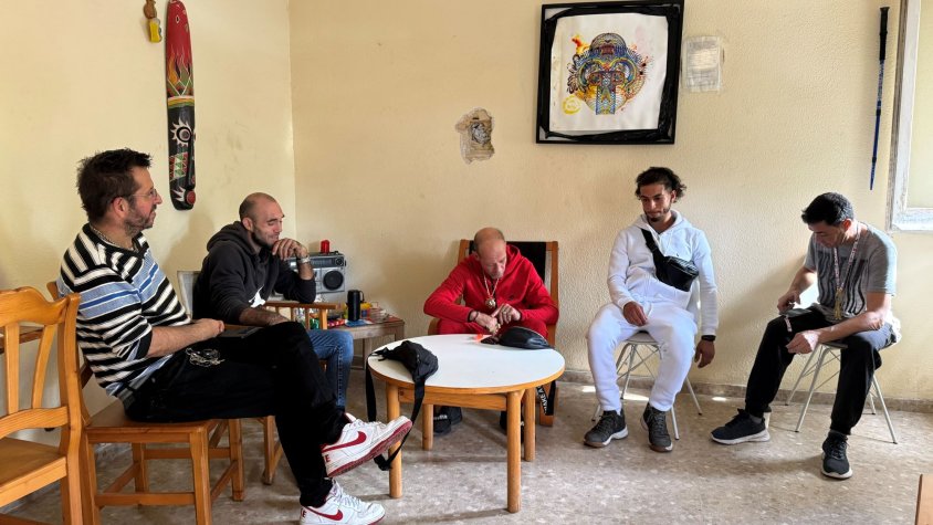 Persones que viuen als bloc de l'antiga Caserna de la Guàrdia Civil de Sabadell