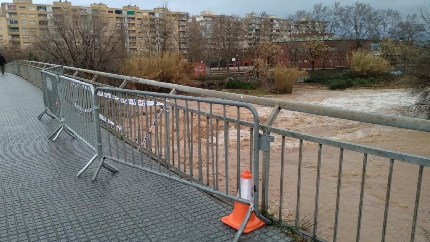 Denuncien el desnonament d'una família amb cinc menors a Granollers enmig de l’alerta per fortes pluges