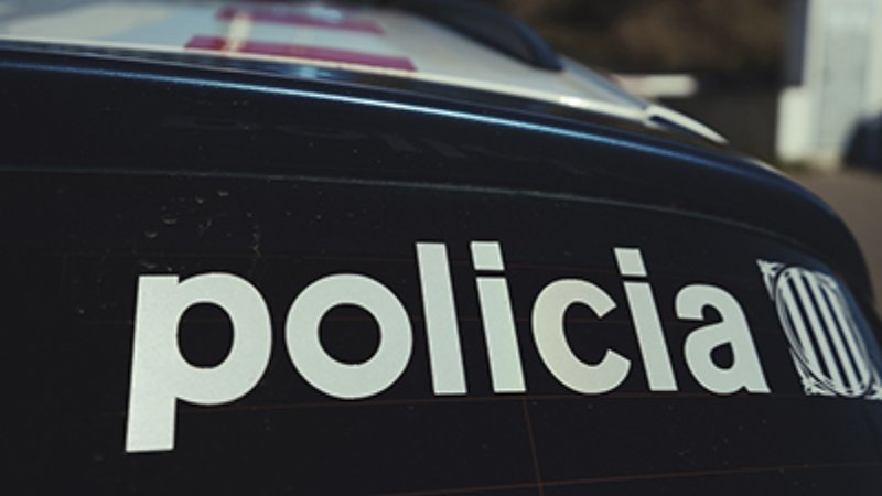 Detenen el propietari d'un locutori de Caldes de Montbui per quedar-se 15.000 euros de clients que enviaven diners a l'estranger