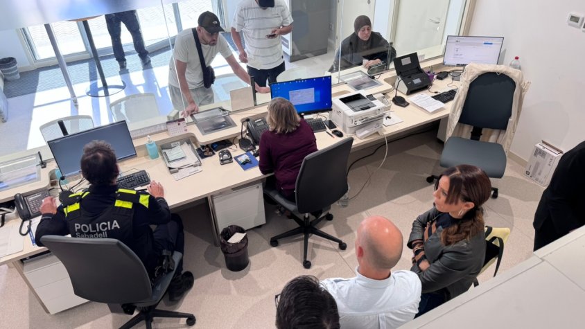 La Policia Municipal de Sabadell estrena una recepció renovada per reforçar i professionalitzar l’atenció ciutadana