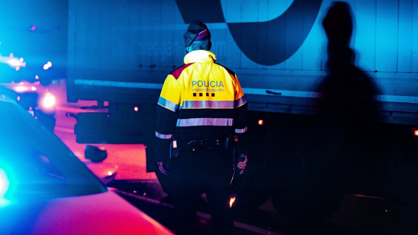 Mor un jove de 21 anys en un accident a la C-17 en ser envestit per un altre turisme a Parets del Vallès