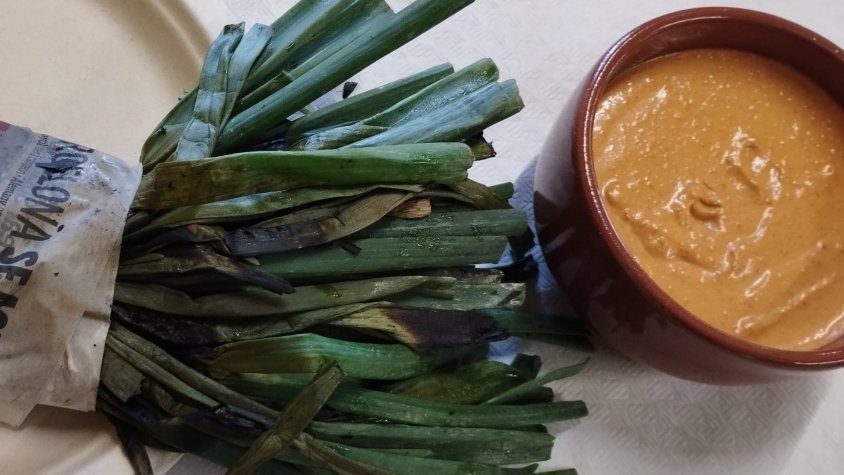 Calçots i calçotades: la tradició catalana que marca la temporada al Vallès