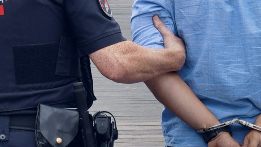 Detenen tres homes per un robatori amb el mètode de la roda punxada a l’AP-7 a Montornès