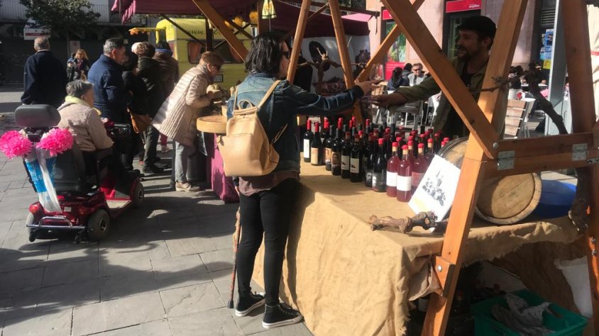 Vallromanes celebra el Mercat de Vi i Formatge amb el millor formatge de búfala del món