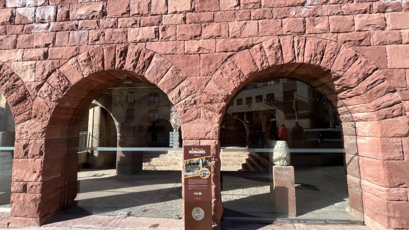 Caldes de Montbui renova i millora la senyalització turística i patrimonial del centre històric