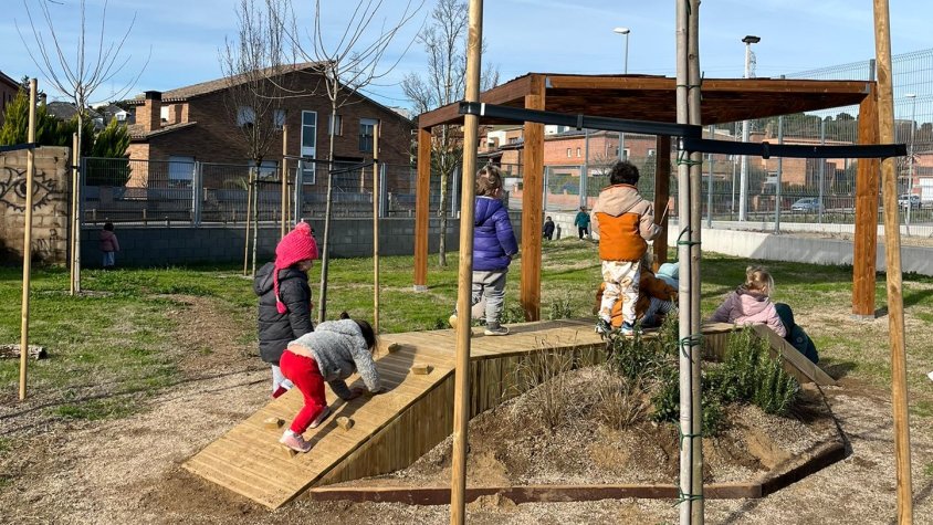 L’Escola Bressol Petits Estels renova el pati amb un nou espai natural i pedagògic