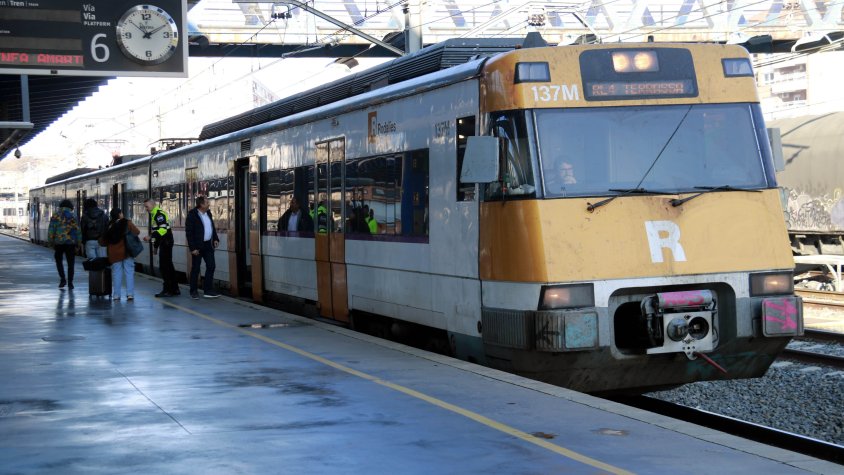 El temporal de vent obliga a limitar la velocitat del servei de Rodalies i reforçar els dispositius d’emergència a Catalunya