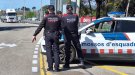 Els Mossos detenen dos homes per cometre robatoris fent-se passar per policies a l’AP-7 i intentar fugir a gran velocitat