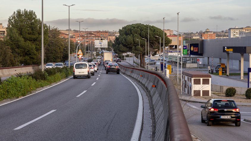 La Ronda Sud de Granollers afronta la fase final de les obres amb asfalt per reduir el soroll del trànsit mentre s’intensifiquen els treballs nocturns fins al 13 de maig