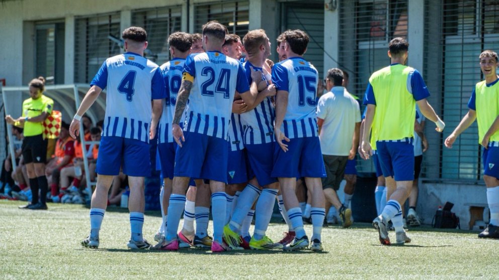 El Molletense colpeja primer en el derbi del play-off i agafa avantatge cap a la final per l’ascens
