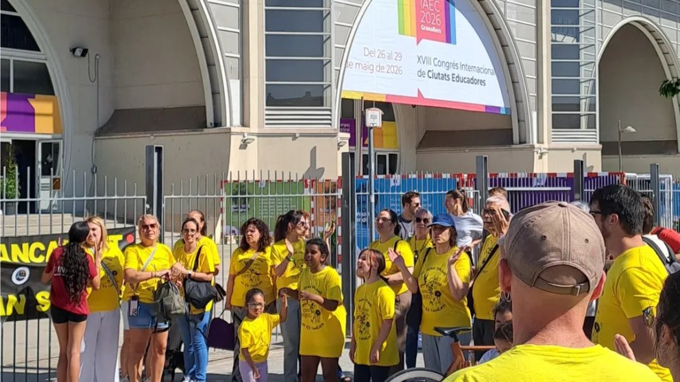 Els docents porten la protesta educativa als carrers de Granollers i obliguen a suspendre la inauguració del Congrés de Ciutats Educadores