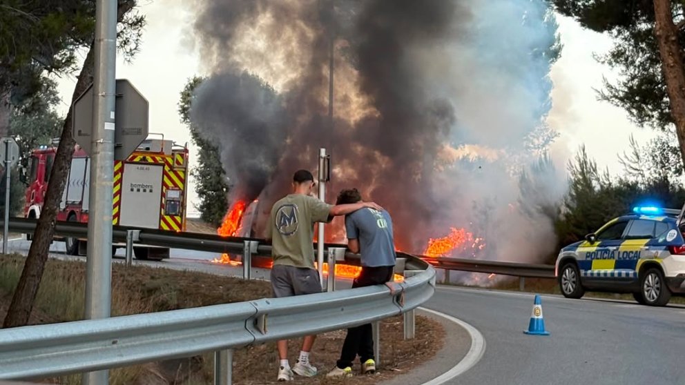 Una furgoneta crema a l’entrada de l’Ametlla del Vallès i desencadena problemes de trànsit després de provocar un accident 