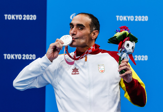 Miguel Luque, nedador granollerí on es va emportar la medalla de plata en els Jocs Paralímpics de Tòquio