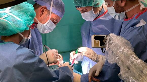 L'Hospital de Granollers realitza per primera vegada una intervenció de columna vertebral amb sistema de navegació quirúrgica