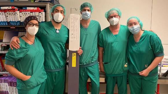 El Taulí fa la primera implantació al món d’una petita pròtesi aòrtica personalitzada per operar un aneurisma d’aorta