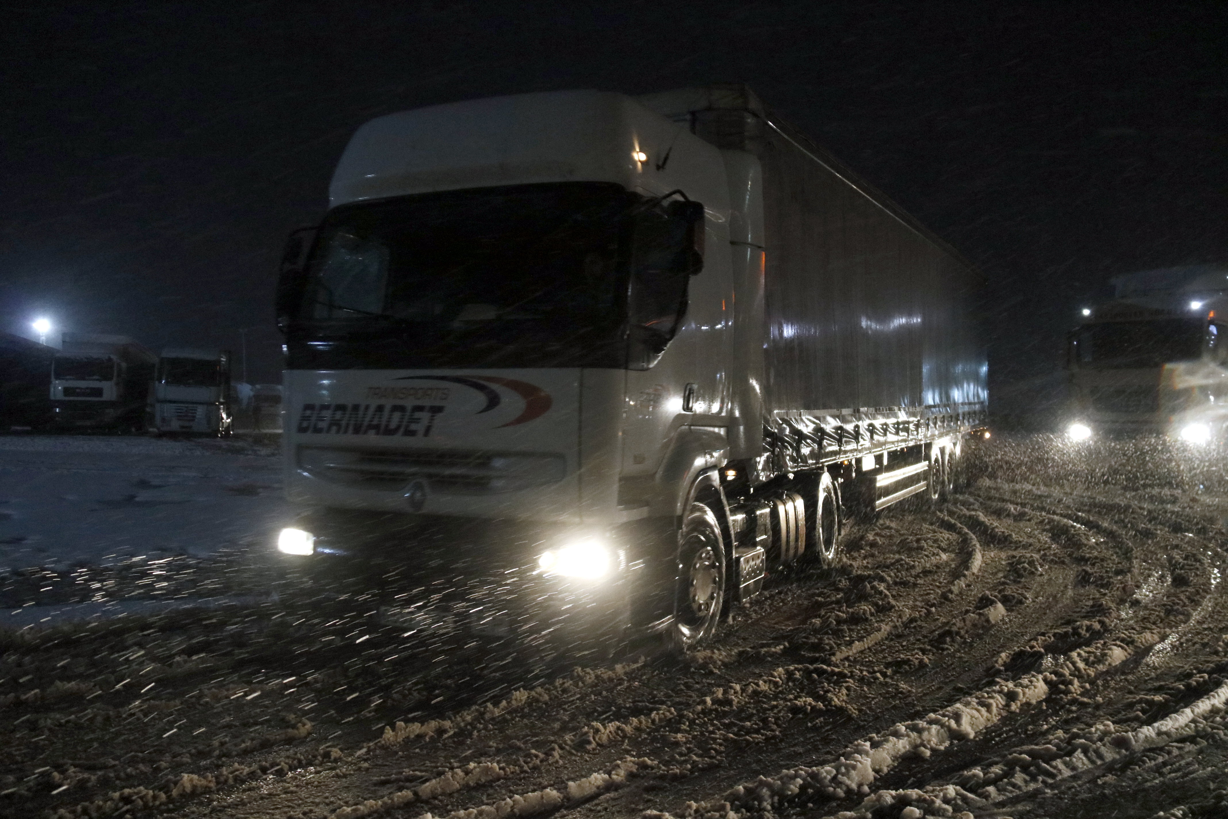 S'aixequen les restriccions a la circulació de camions en algunes de les principals vies afectades per la neu