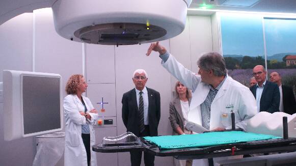 L'Hospital Clínic comença l'activitat del centre de tractaments de radioteràpia a Granollers