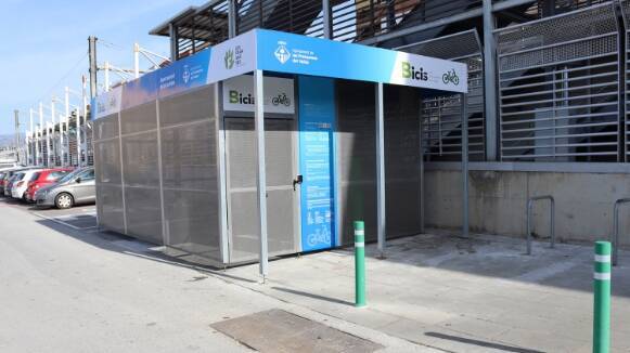 Entra en funcionament el "bicitancat", un nou aparcament segur per a bicicletes a l'estació de Bellavista