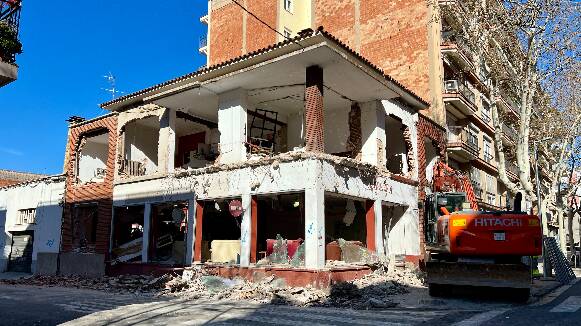 Els Mossos desallotgen i demoleixen el centre social l’Obrera de Sabadell: Manifestació de protesta convocada