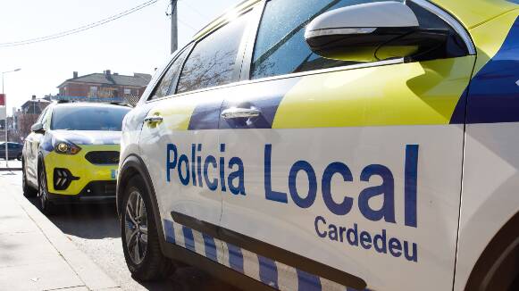 Home detingut a Cardedeu per danys a dos vehicles, amenaces i resistència a l'autoritat
