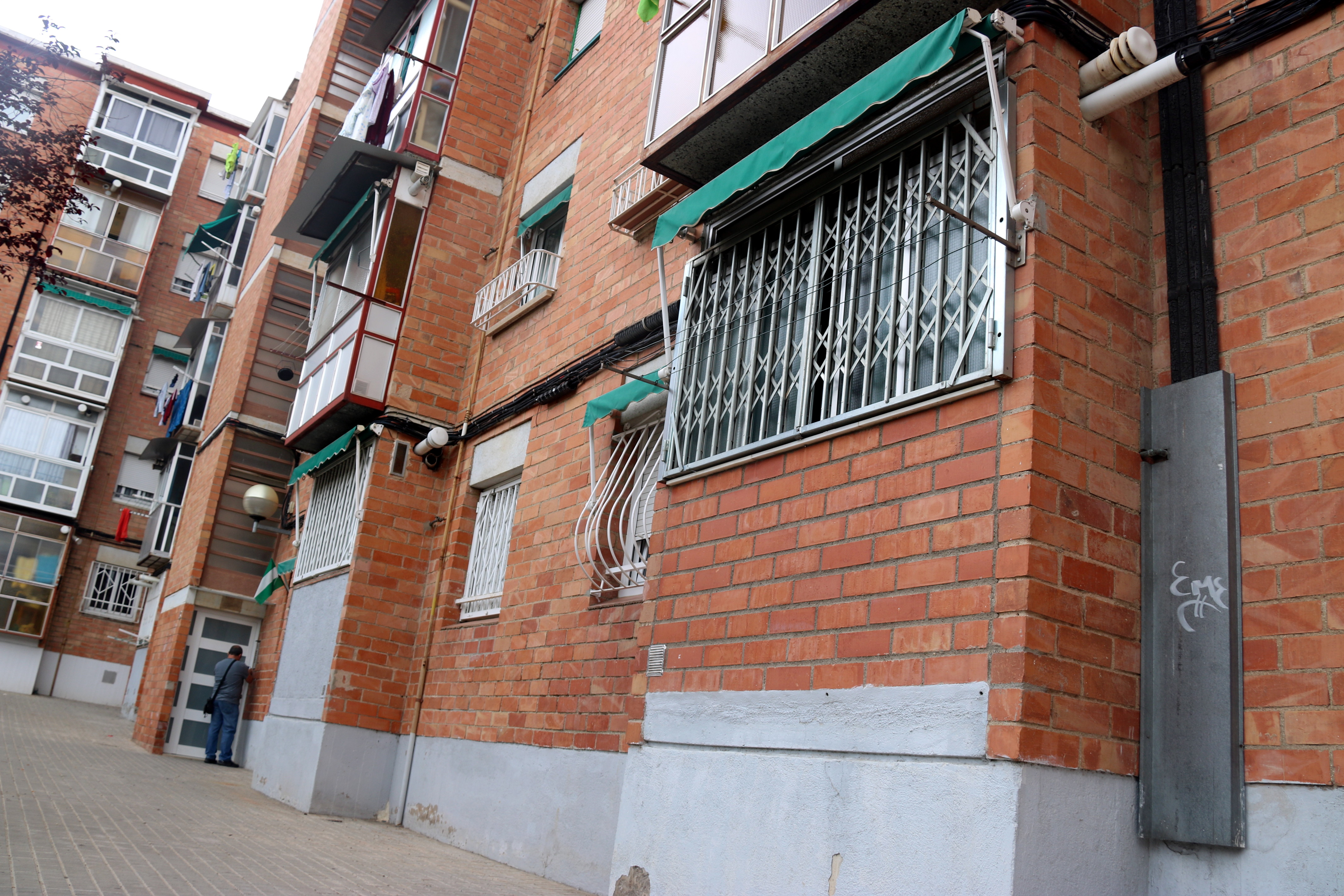Sabadell afirma que els veïns del bloc on va morir un home electrocutat trigaran setmanes en poder tornar a casa