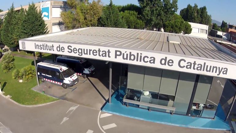 Mig centenar d'aspirants a mossos comencen el curs bàsic a l'Escola de Policia